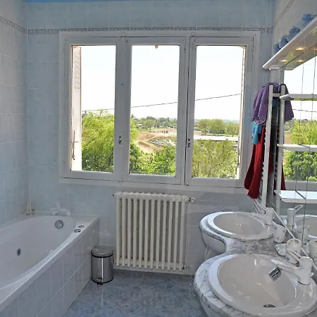 With Heated Swimming Pool And Spectacular View In Diverse Surroundings * Nailloux