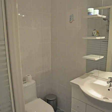 With Heated Swimming Pool And Spectacular View In Diverse Surroundings * Nailloux